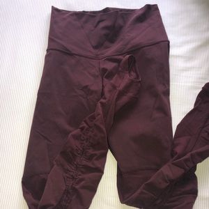 RARE Wunder Under Stirrup Lululemon Leggings